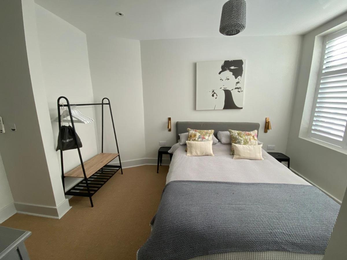 May Road, Stylish Townhouse 特威克纳姆 外观 照片
